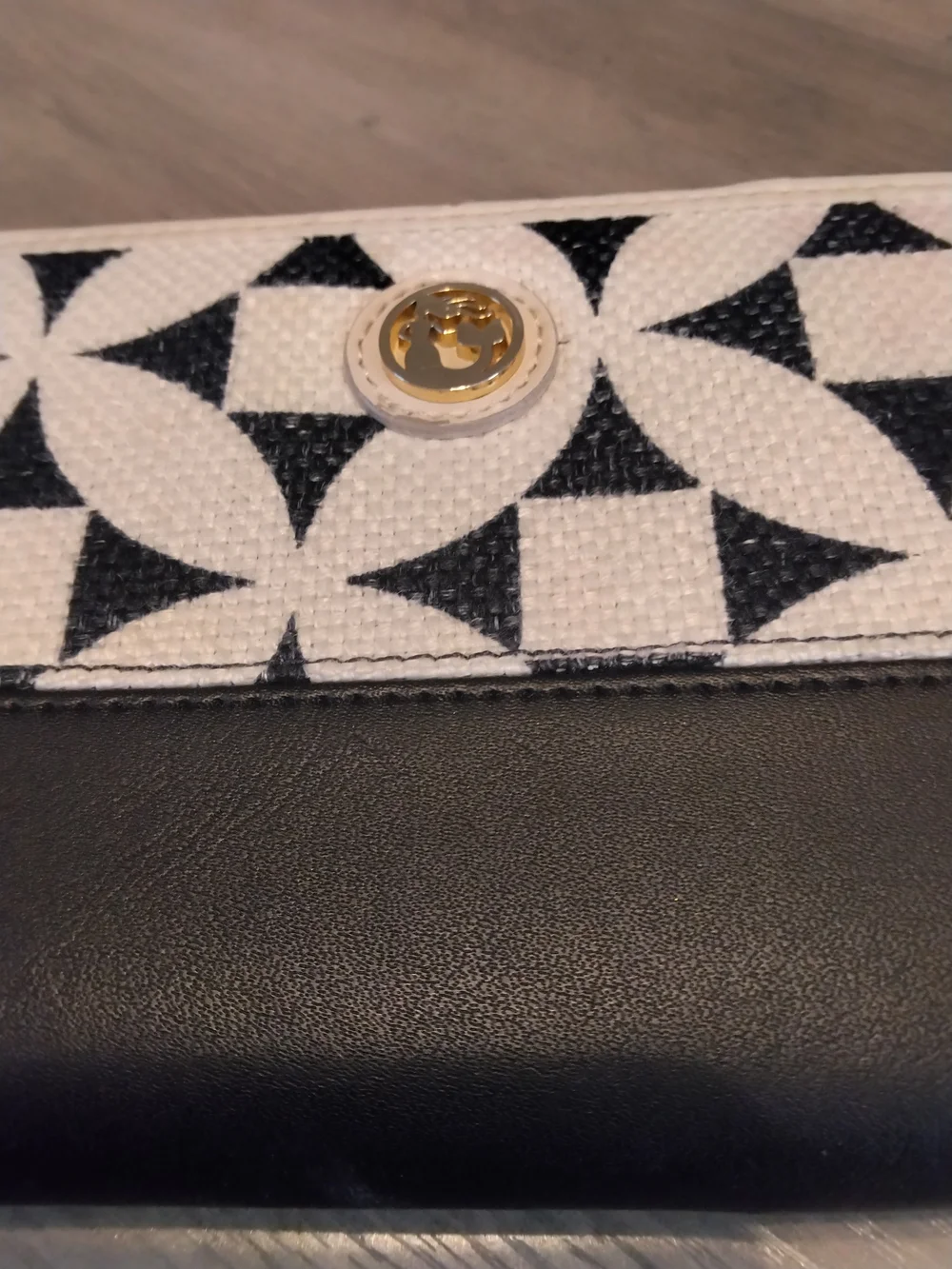 Spartina Stylish Black & White Wristlet Wallet - Designer-Inspired